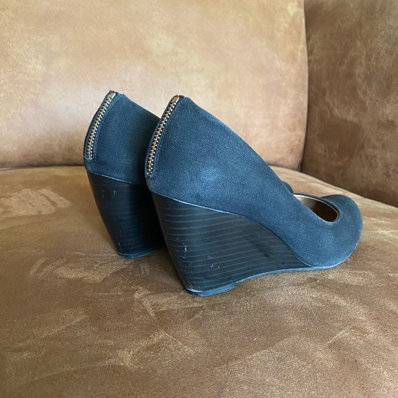 Black wedge shoes, call it spring brand, size 8.5 - Picture 4 of 4